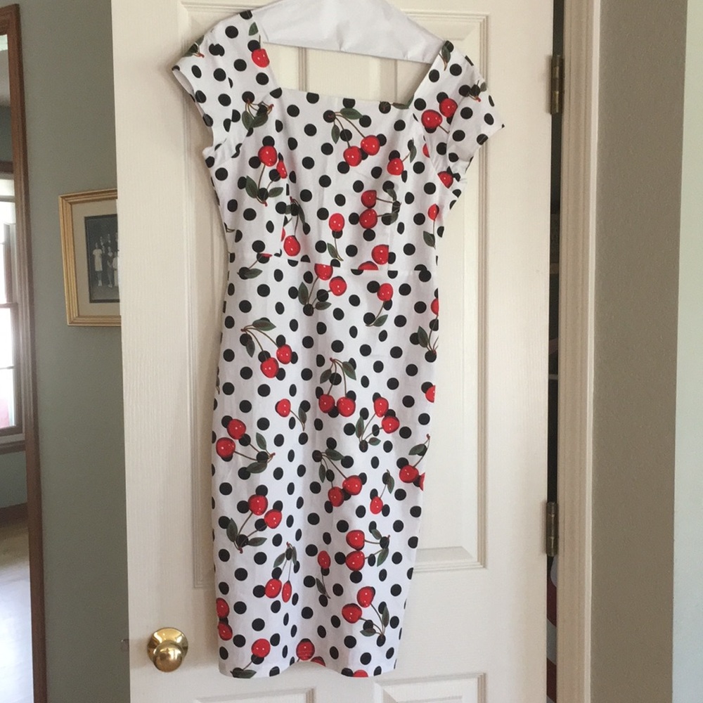 Belle Poque Sheath Dress Cherry Size Medium